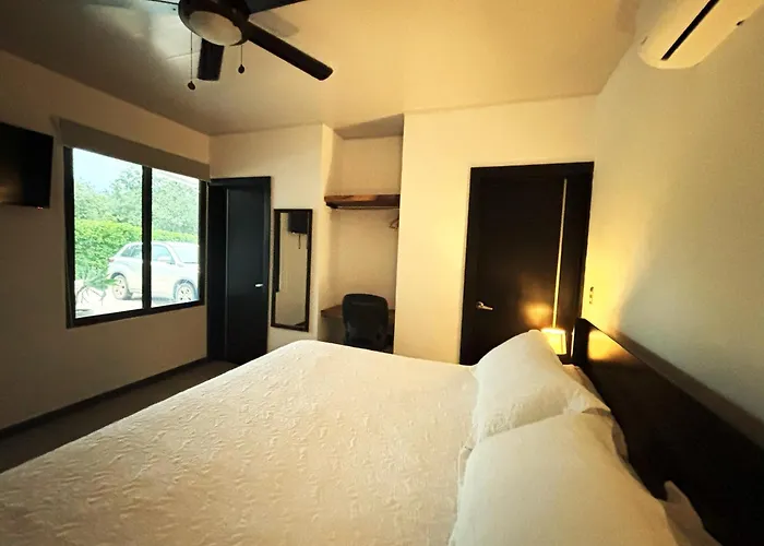 Amazilia 4* Liberia